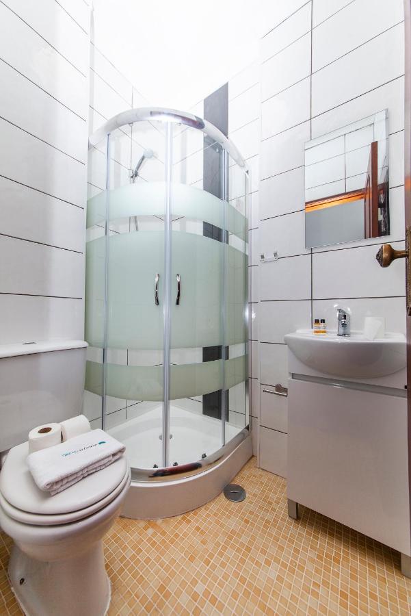 E - Local Da Trindade Guest house Lagos
